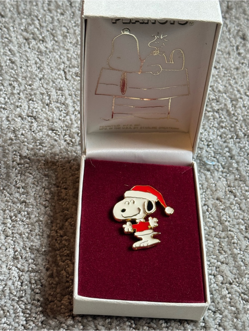 1958 Peanuts Snoopy Holiday Pin in Original Box
